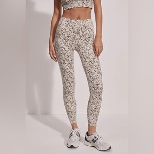 NWT Varley Cream & Black Let's Move Pocket High Legging 25” Sz small/Retail $106